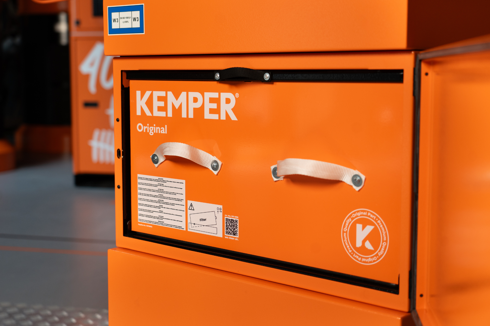 KEMPER Original Filterelement in einer industriellen Absaug- und Filteranlage für Schweißrauch und Luftreinigung.